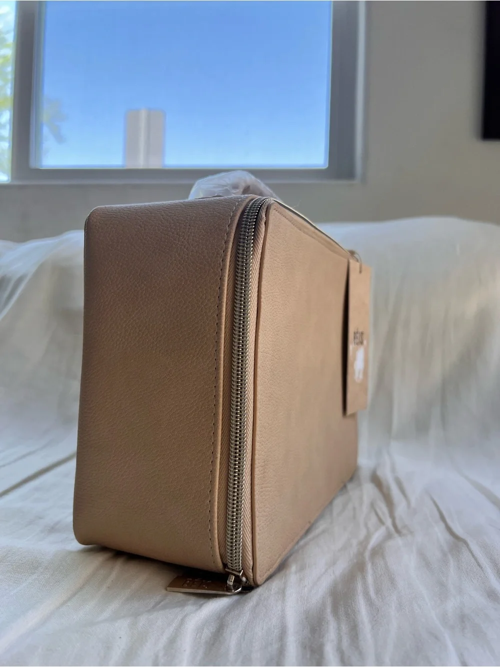 NWT BÉIS The Cosmetic Bag Beige Travel Makeup Organizer Toiletry Case